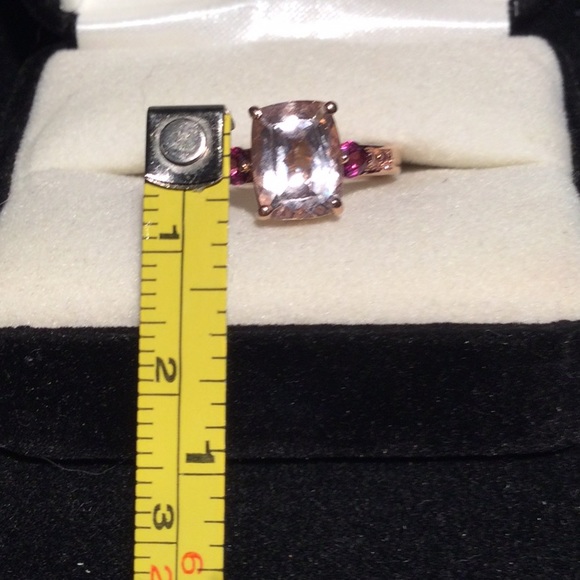 10 K ROSE GOLD PINK SAPPHIRE RING - Picture 7 of 8